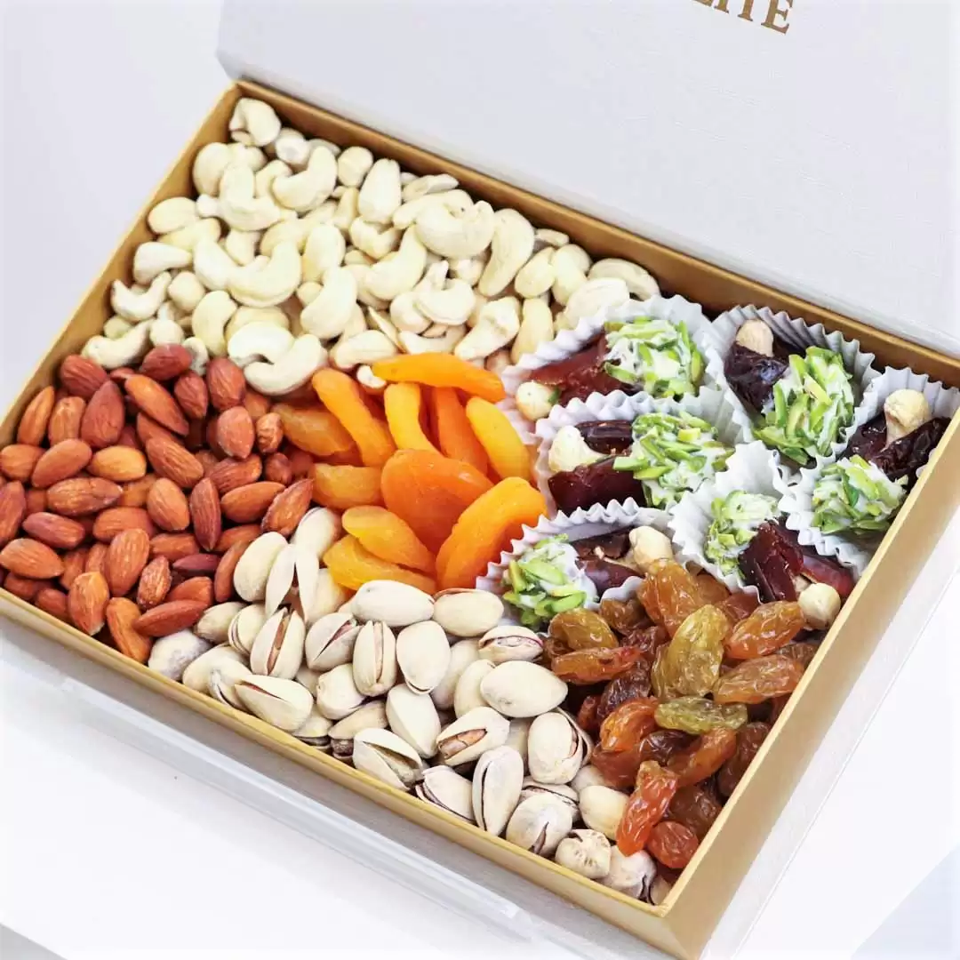 Dry Fruits And Nuts Assorted Box