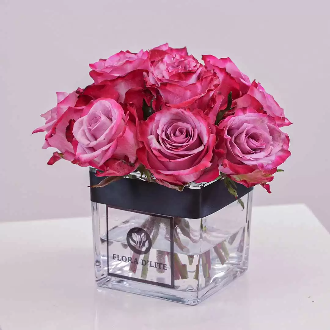 ROSES VASE ARRANGEMENT